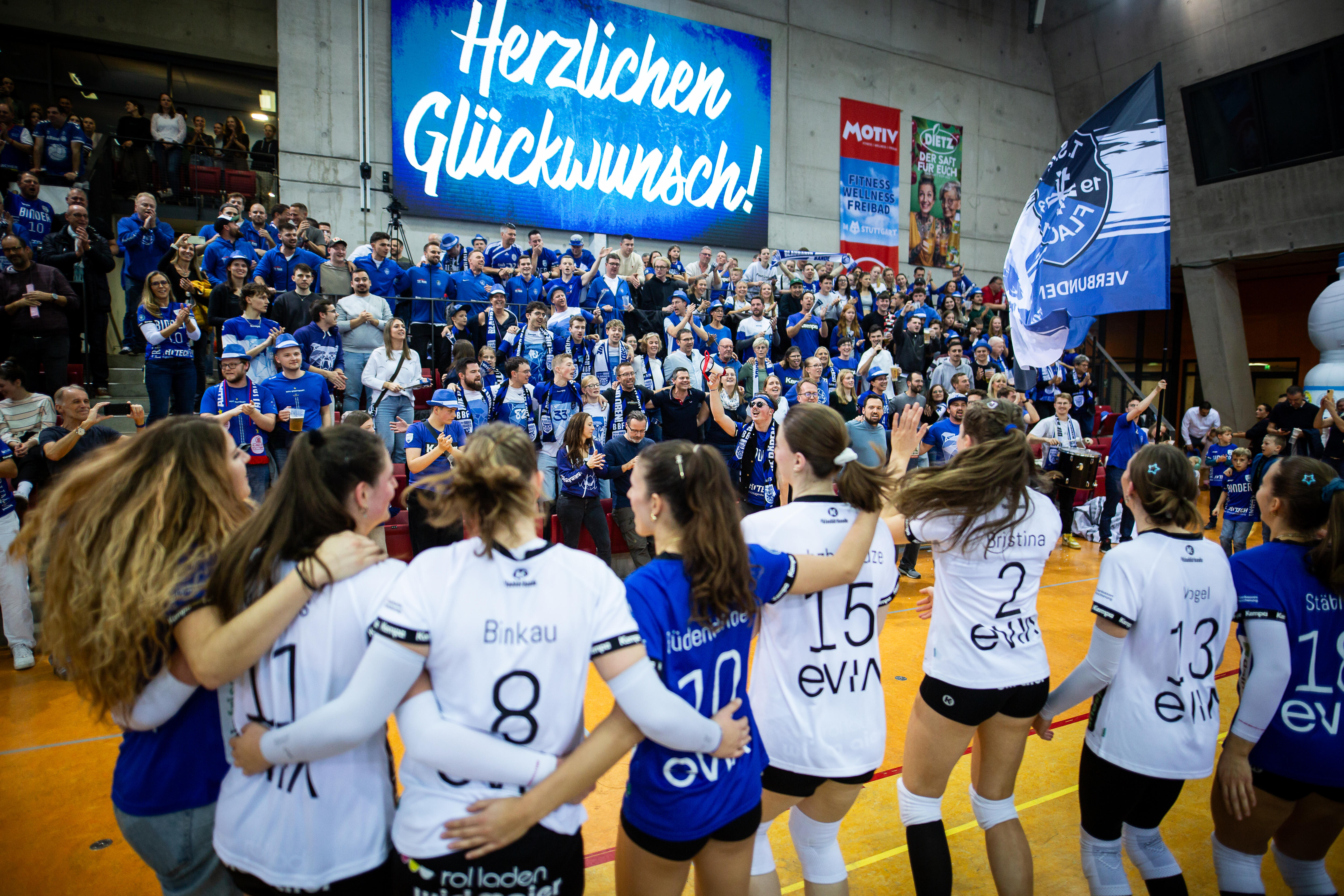 Württemberg-Derby: Blaubären-Fans feiern ihr Team trotz 0:3-Niederlage