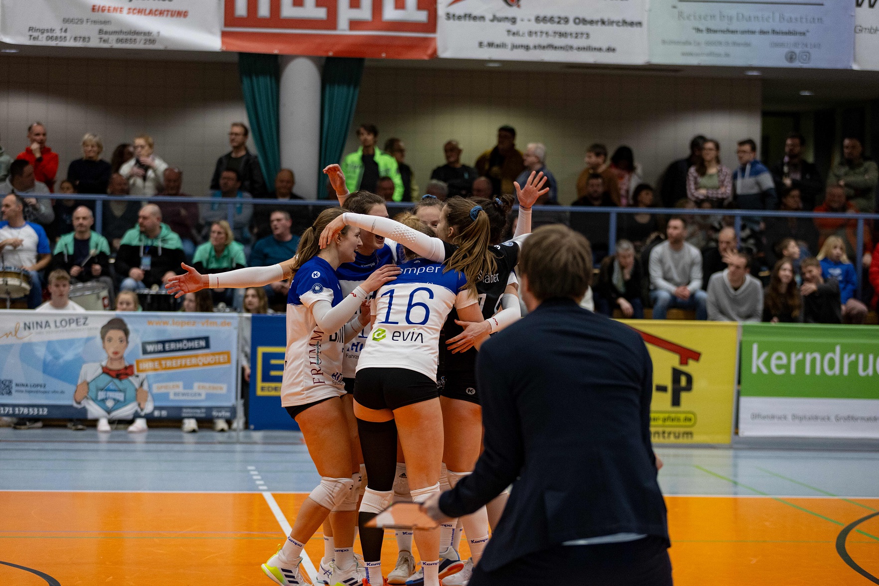 Spielbericht: SSC Freisen gegen Binder Blaubären TSV Flacht 1:3 / 87:95 (24:26 25:19 17:25 21:25)